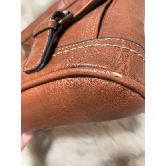 BOC Amhearst Crossbody Bag - Picture 9 of 9